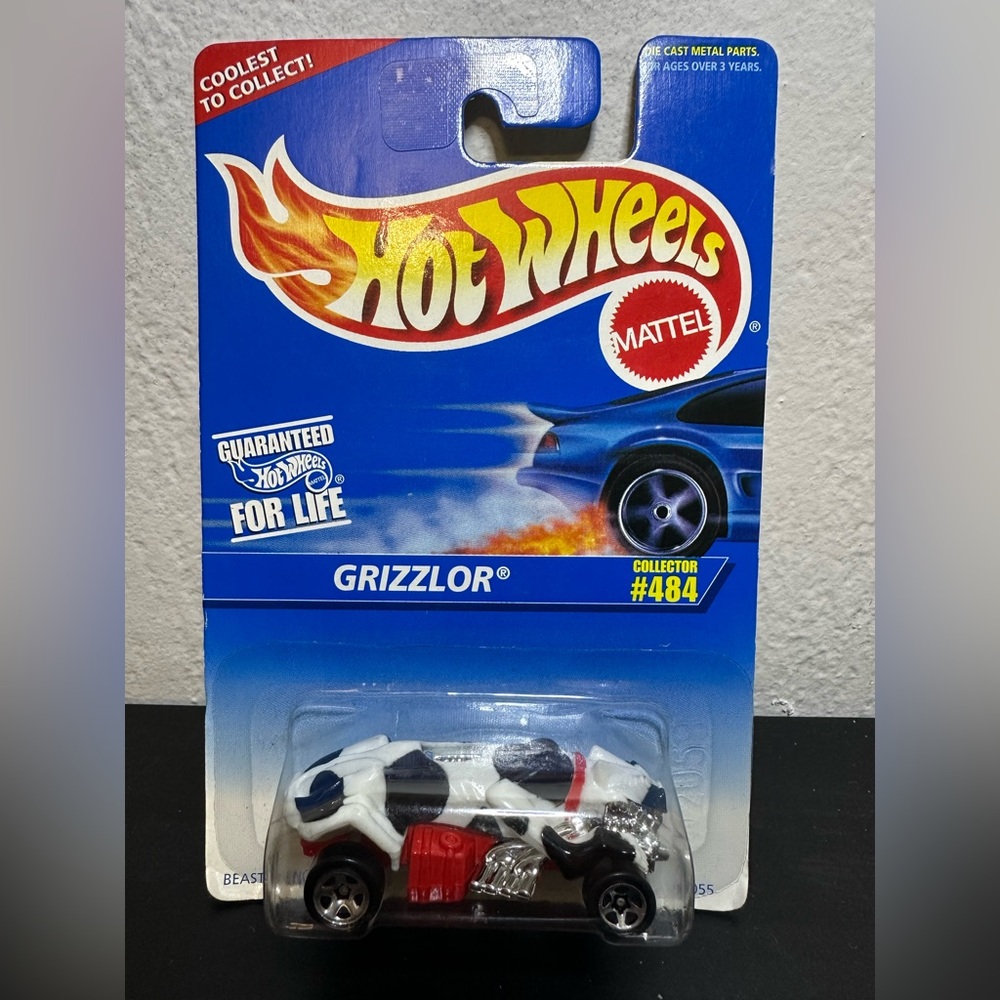 1996 Hot Wheels #484 Mainline Grizzlor white with spots